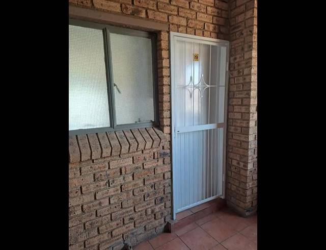 2 BEDROOM APARTMENT FOR SALE IN BIRCHLEIGH